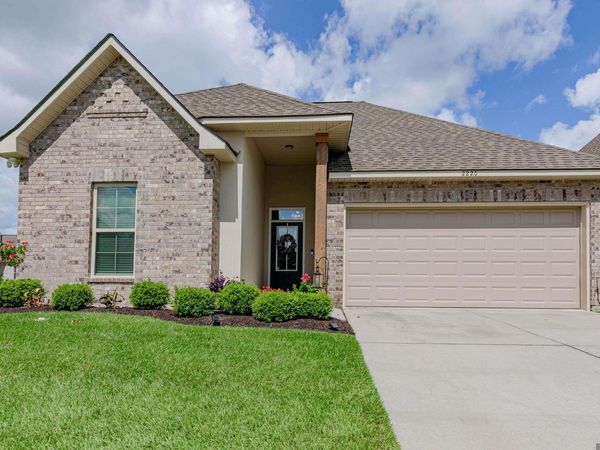 2220 Bald Cypress Dr, Baton Rouge, LA 70816