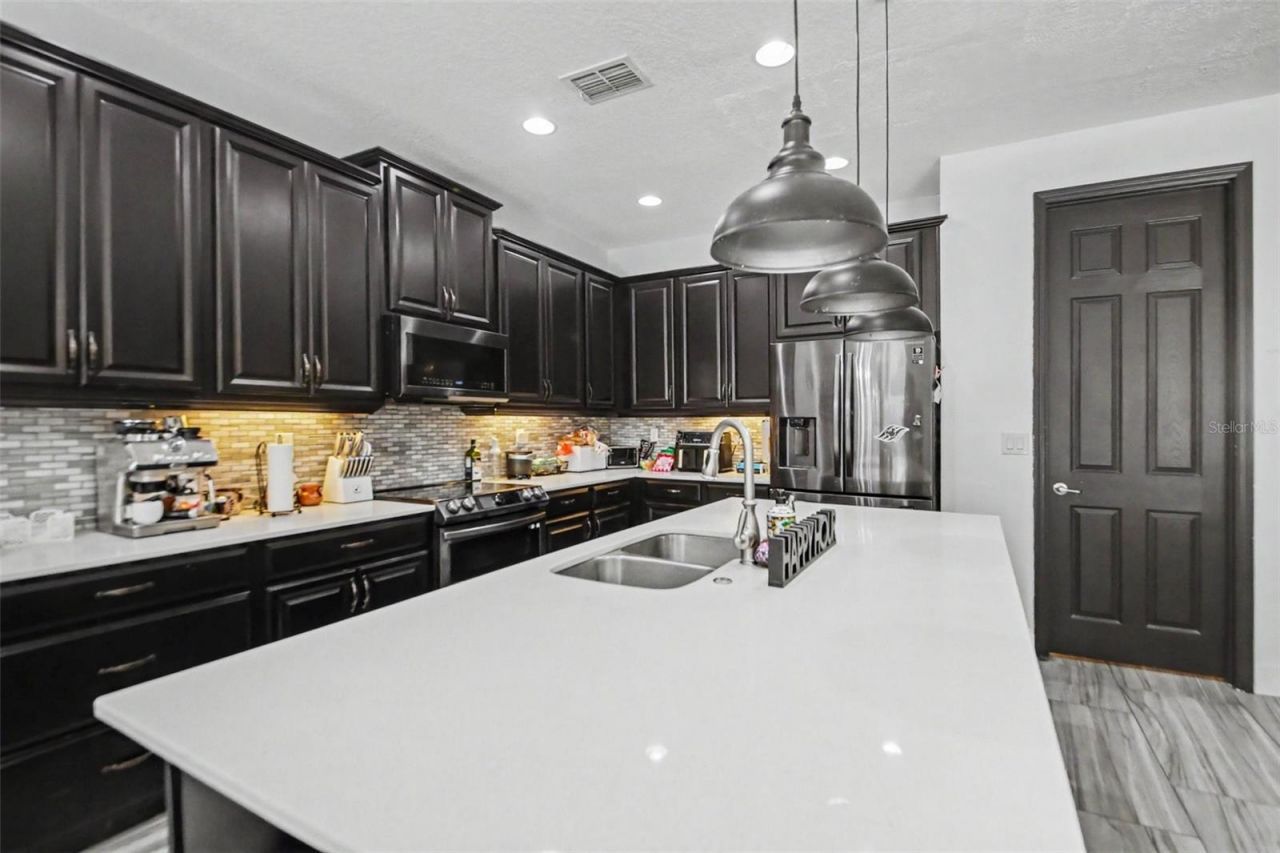 1374 Merion Drive , Mount Dora, FL 32757 Photo