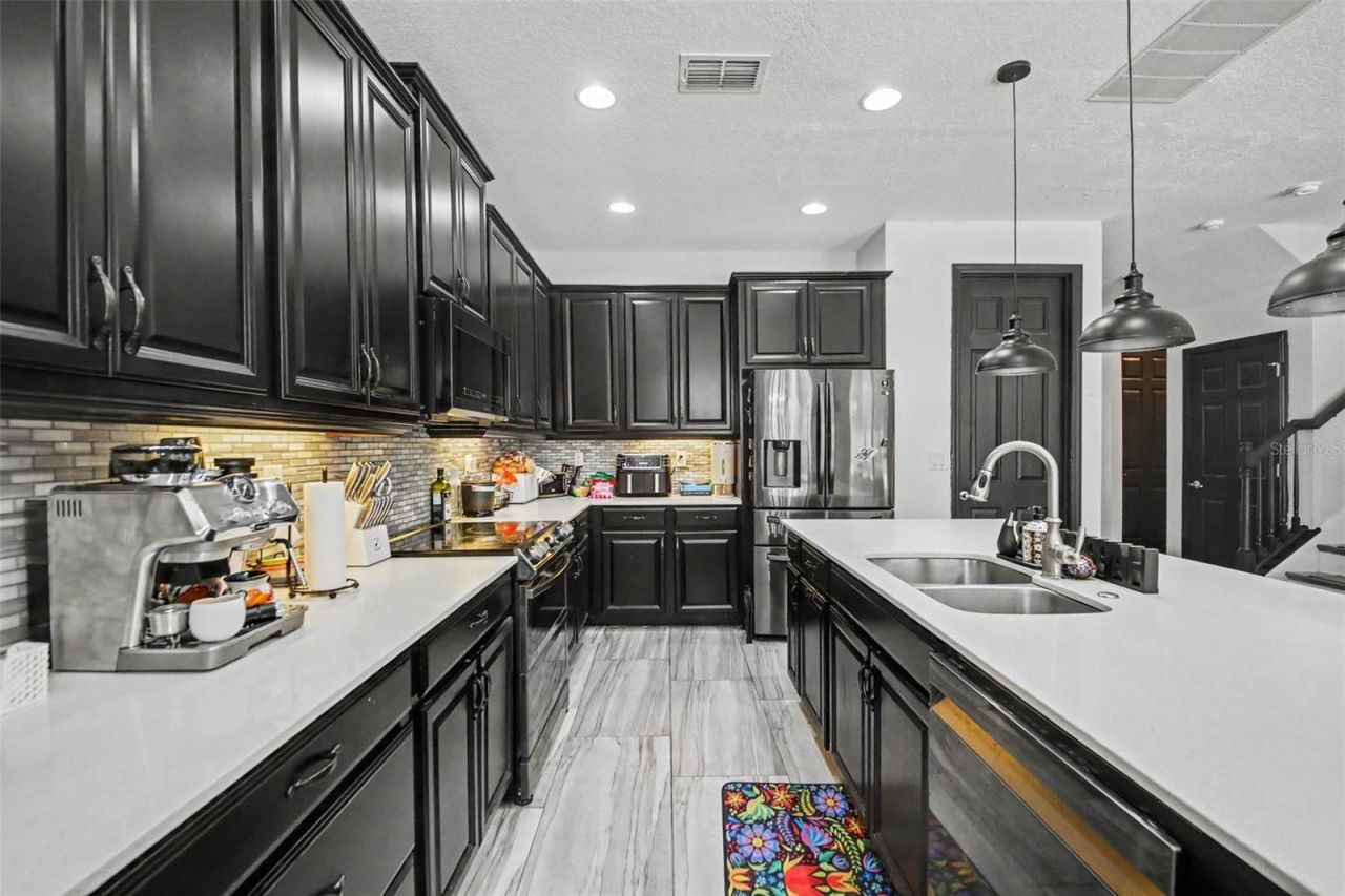 1374 Merion Drive , Mount Dora, FL 32757 Photo