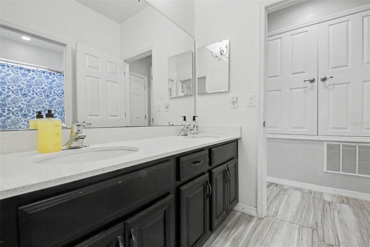 1374 Merion Drive , Mount Dora, FL 32757 Photo