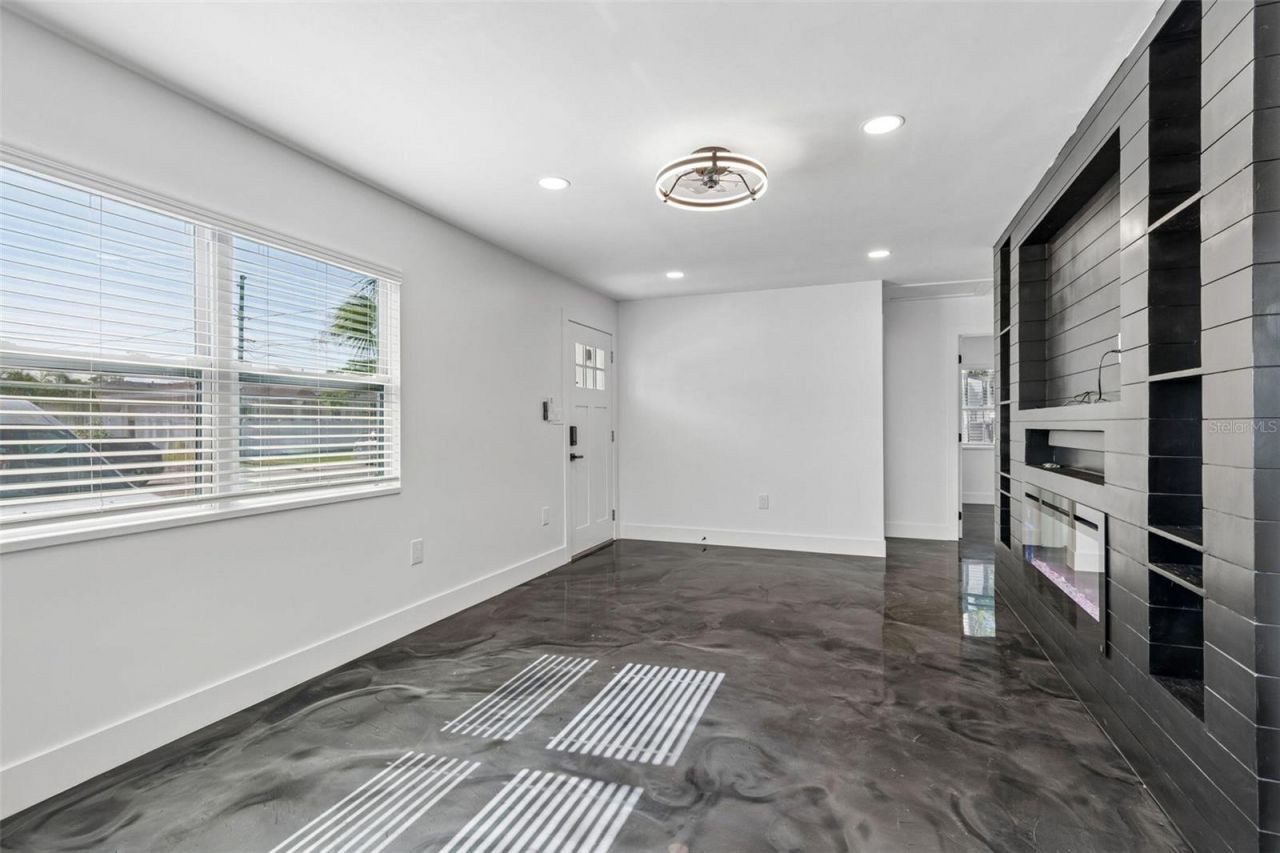 4125 Grove, Saint Petersburg, FL 33705 Photo