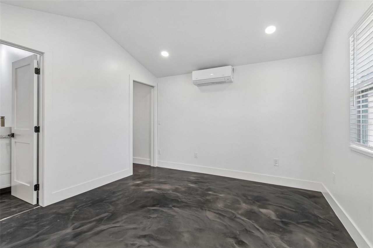 4125 Grove, Saint Petersburg, FL 33705 Photo