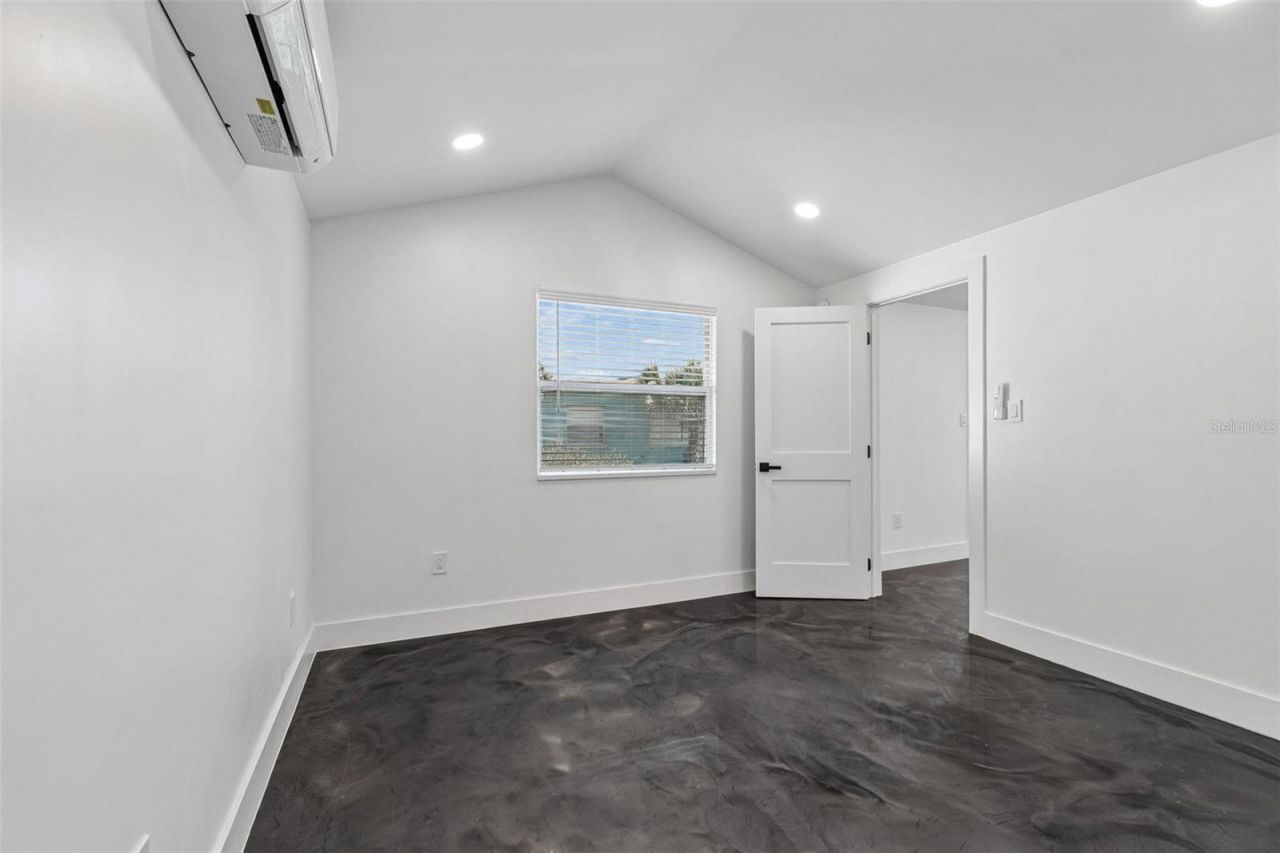 4125 Grove, Saint Petersburg, FL 33705 Photo