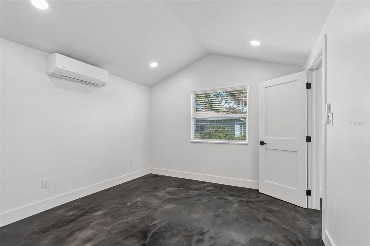 4125 Grove, Saint Petersburg, FL 33705 Photo