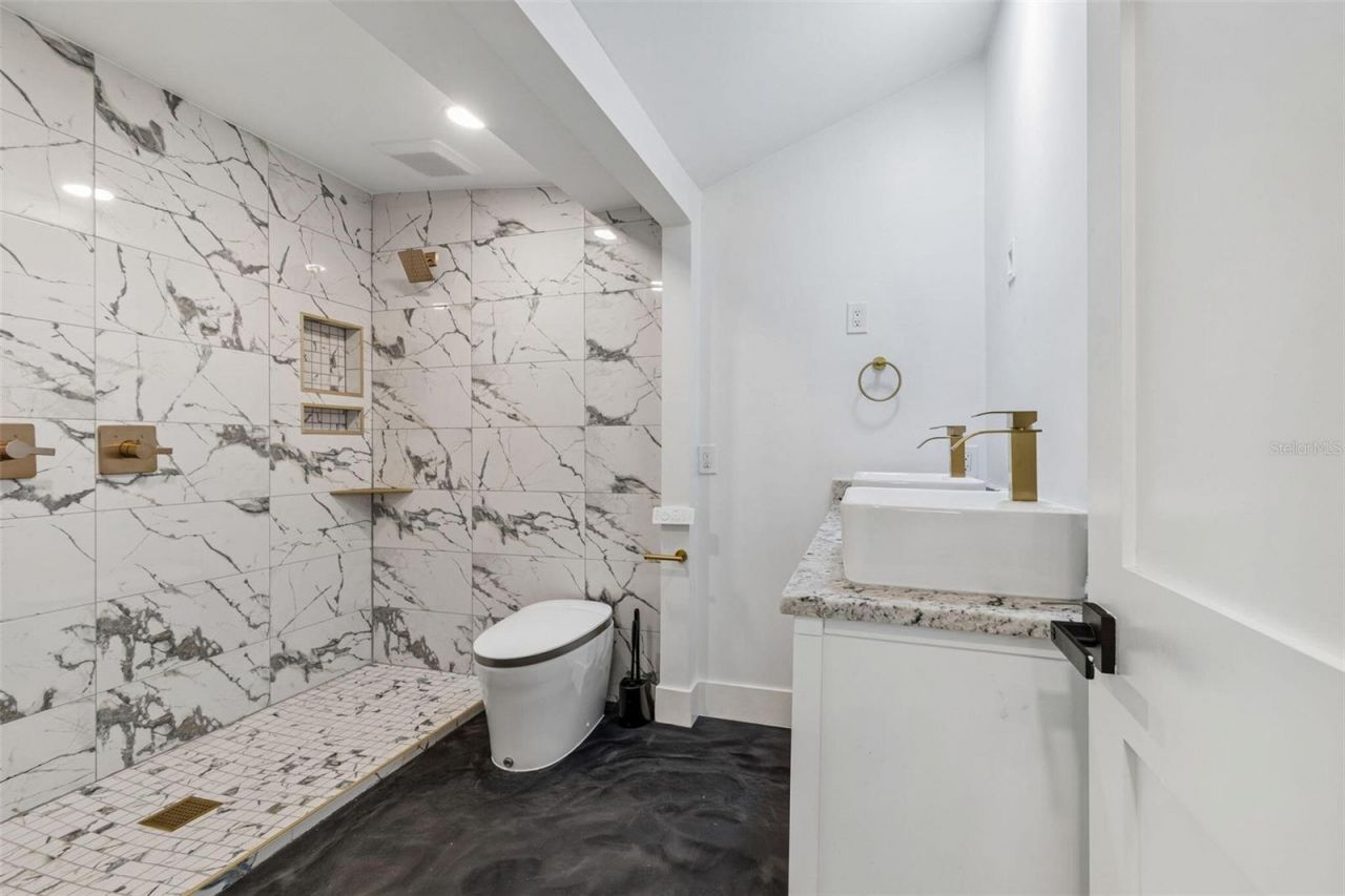 4125 Grove, Saint Petersburg, FL 33705 Photo