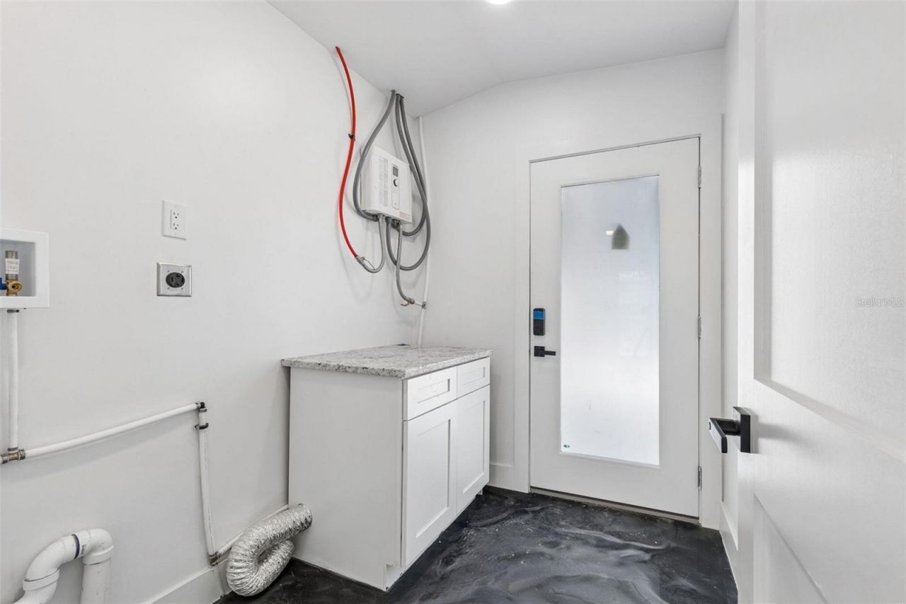 4125 Grove, Saint Petersburg, FL 33705 Photo