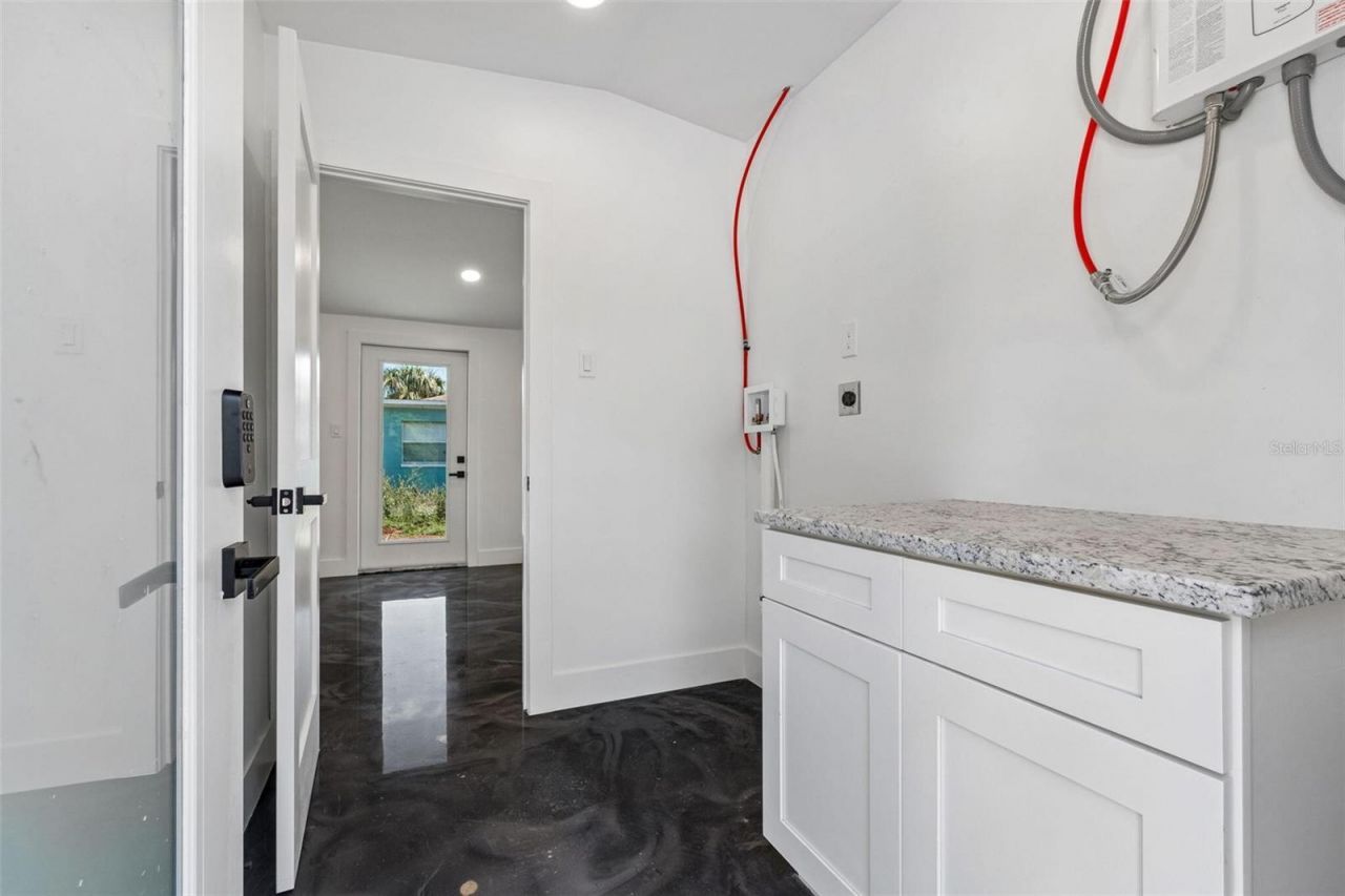 4125 Grove, Saint Petersburg, FL 33705 Photo