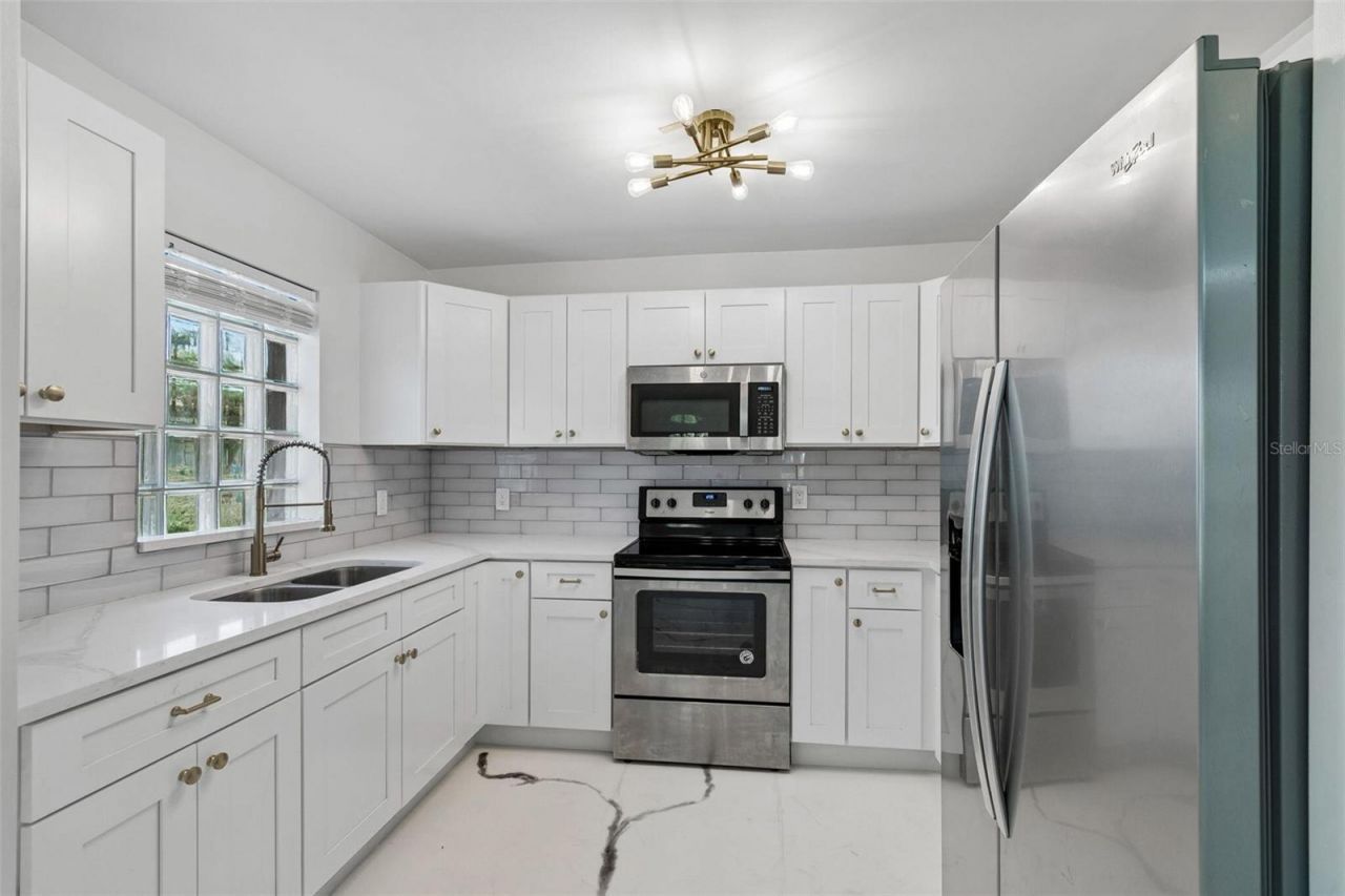 4125 Grove, Saint Petersburg, FL 33705 Photo