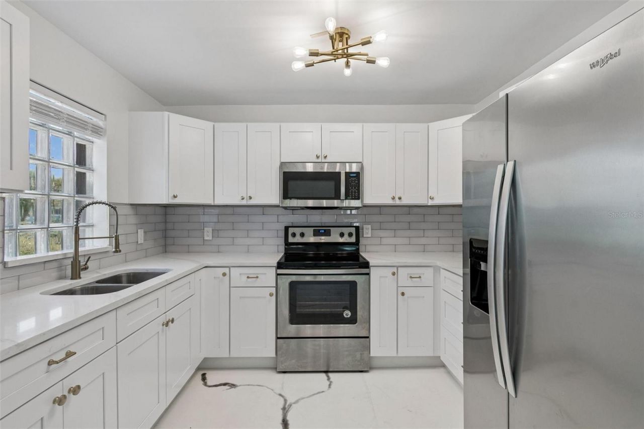 4125 Grove, Saint Petersburg, FL 33705 Photo