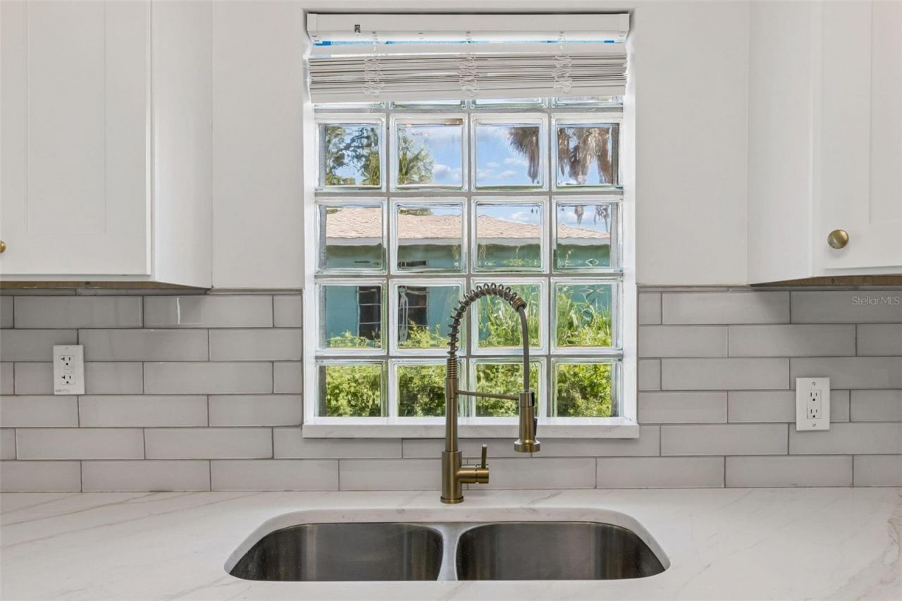 4125 Grove, Saint Petersburg, FL 33705 Photo