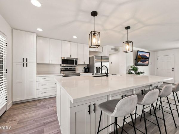 8601 E THORNWOOD Drive, Scottsdale, AZ 85251