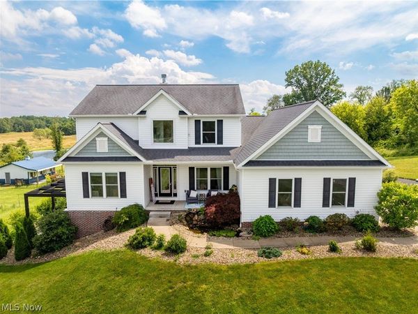 3990 Smith Kramer Street NE, Hartville, OH 44632