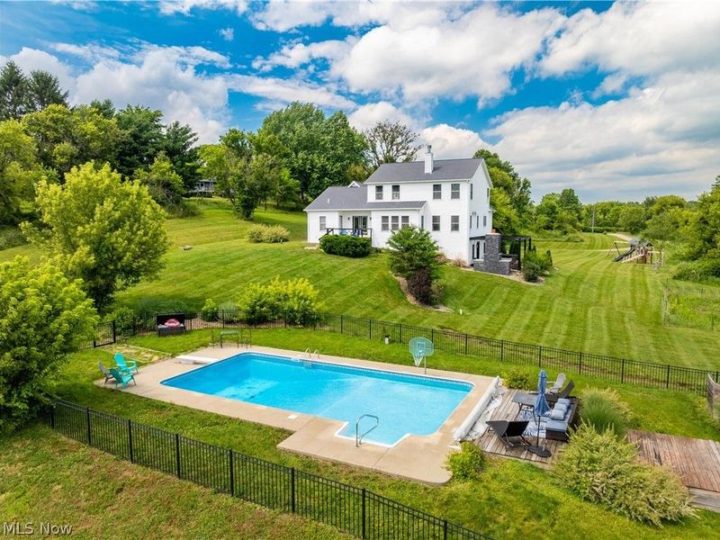 3990 Smith Kramer Street NE, Hartville, OH 44632 Photo 3