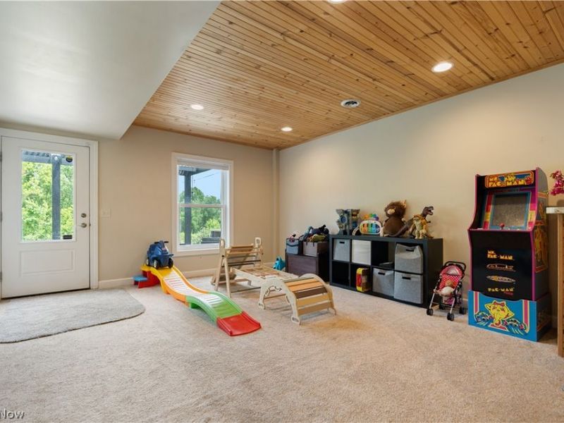 3990 Smith Kramer Street NE, Hartville, OH 44632 Photo 33