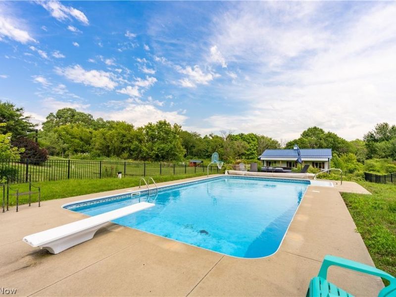 3990 Smith Kramer Street NE, Hartville, OH 44632 Photo 39
