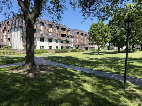 13000 Heiden Circle , Unit 3204, Lake Bluff, IL 60044