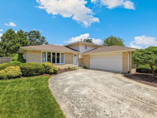 8840 Terry Drive , Orland Park, IL 60462