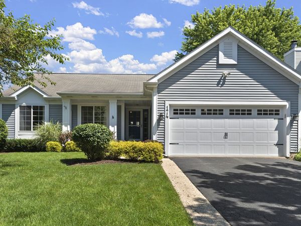 174 Suffolk Lane , Grayslake, IL 60030