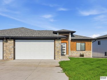 1169 Sandhill Road, Louisville, NE 68037
