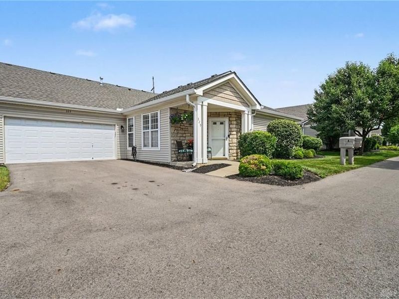 329 Bending Branch Lane, Miamisburg, OH 45342 Photo 3