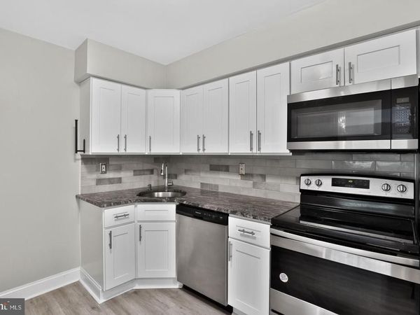 1807 SILVER COURT , HAMILTON, NJ 08690