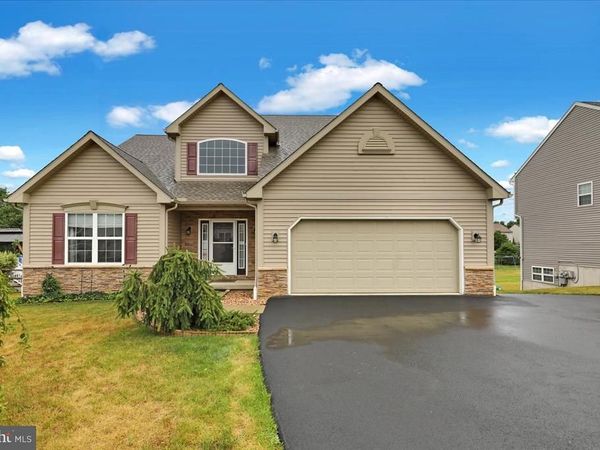 640 EBERSOLE ROAD, READING, PA 19605