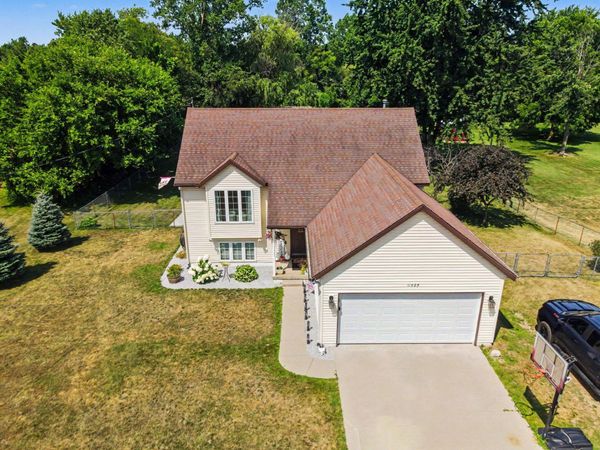 11525 60th Avenue, Allendale, MI 49401