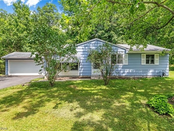 13099 Dorothy Drive , Chesterland, OH 44026