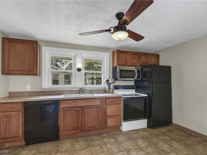 4217 W 227th Street, Fairview Park, OH 44126 Photo 14