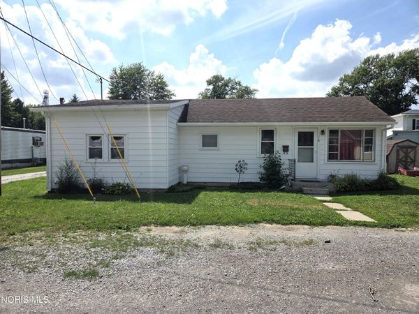 119 N Taylor Street , North Baltimore, OH 45872