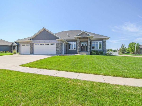 9209 W Dragonfly Dr, Sioux Falls, SD 57107