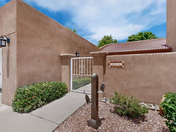 5912 Canyon Crest Place NE, Albuquerque, NM 87111