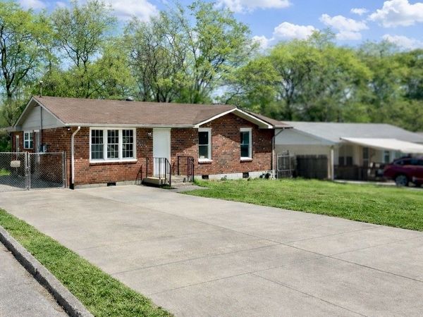 149 Cline Ave , Hendersonville, TN 37075