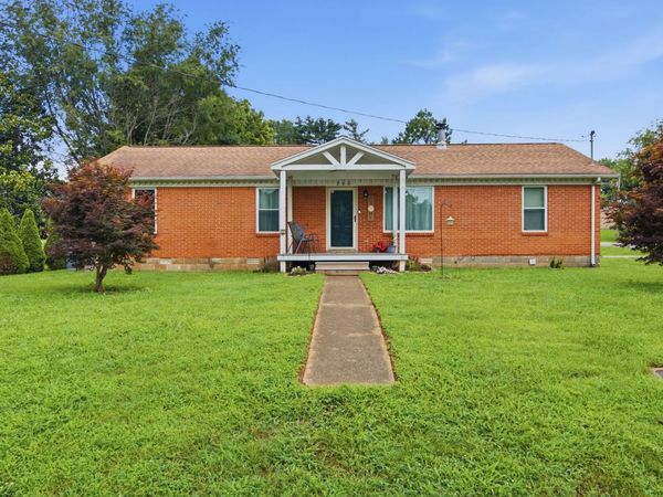 200 Davis Dr, Columbia, TN 38401