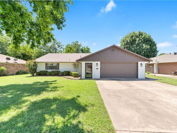 1508 SE S Street , Bentonville, AR 72712