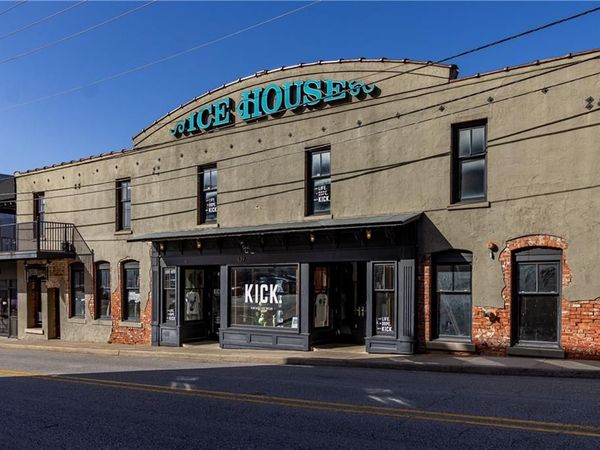339 N West Avenue, Unit 207, Fayetteville, AR 72701