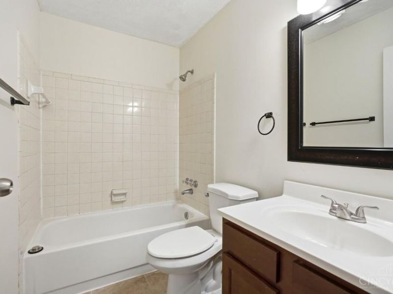 1576 Hazelgrove Drive, Springfield Twp., OH 45240 Photo 18