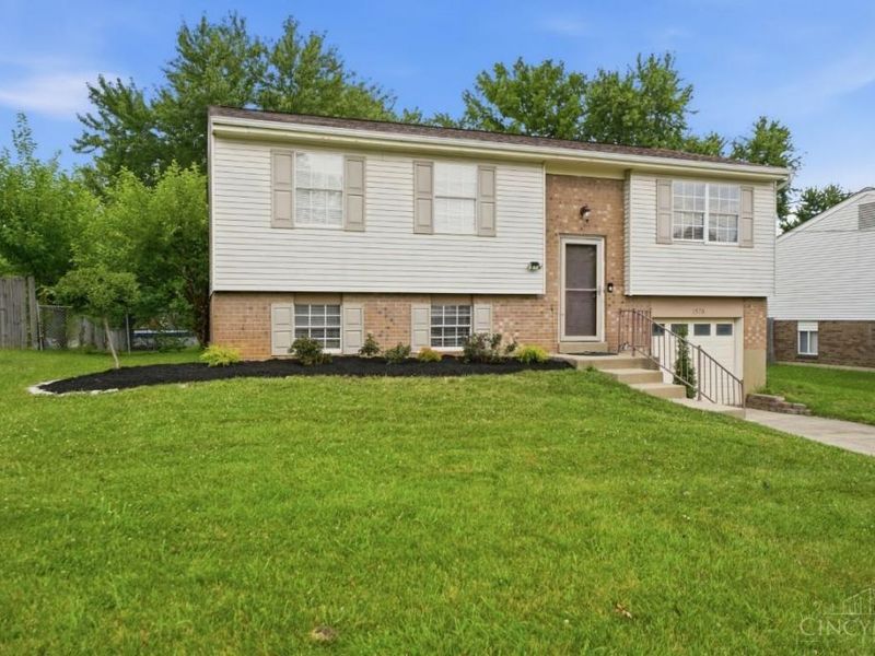 1576 Hazelgrove Drive, Springfield Twp., OH 45240 Photo 6