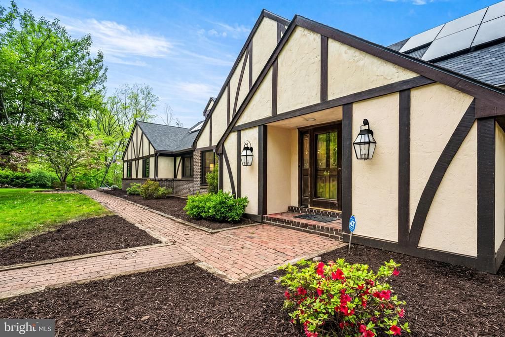 41 DEVON DRIVE , READING, PA 19606
