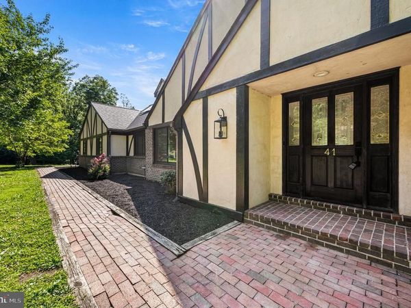 41 DEVON DRIVE, READING, PA 19606