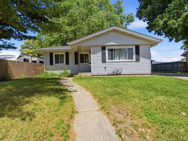 1418 87th St, Kenosha, WI 53143