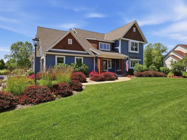 W289N7349 Sweetwater Ct, Merton, WI 53029