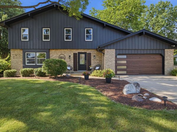 8807 Greenhill Ln, Greendale, WI 53129