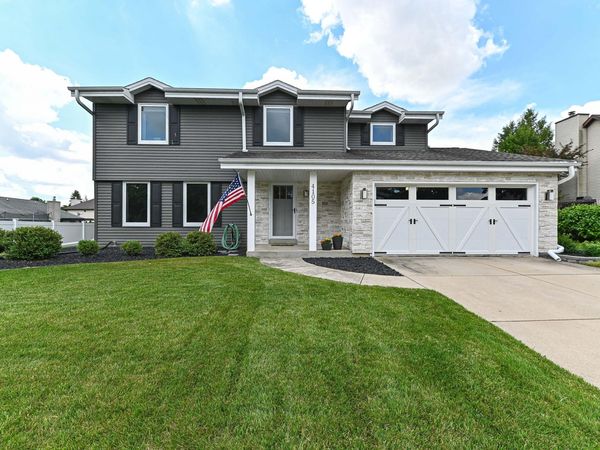 4105 W McGinnis Dr, Franklin, WI 53132