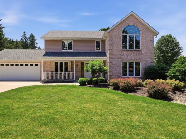 N75W29135 Pledl Ln, Merton, WI 53029