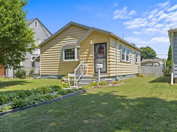 3818 S 18th St, Milwaukee, WI 53221
