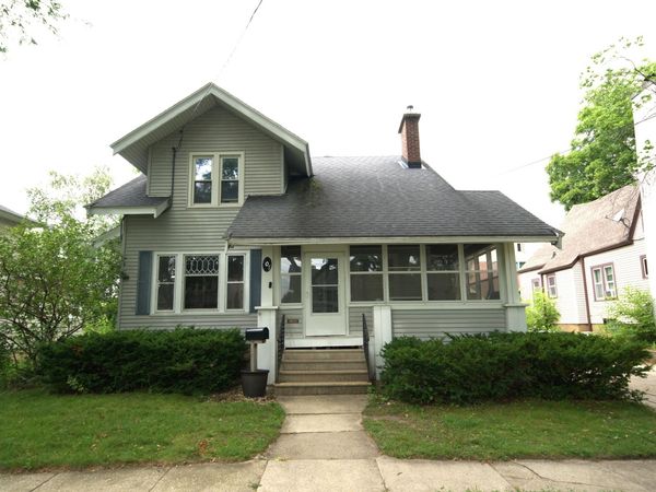 107 Clarence St, Fort Atkinson, WI 53538