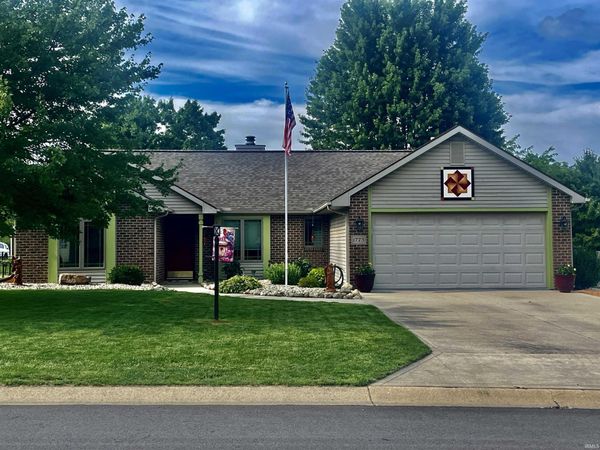 1773 E Ravenwood Lane, Columbia City, IN 46725