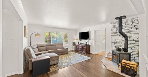 6050 Kenneth Way, Auburn, CA 95602 Photo