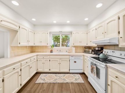 6050 Kenneth Way, Auburn, CA 95602 Photo